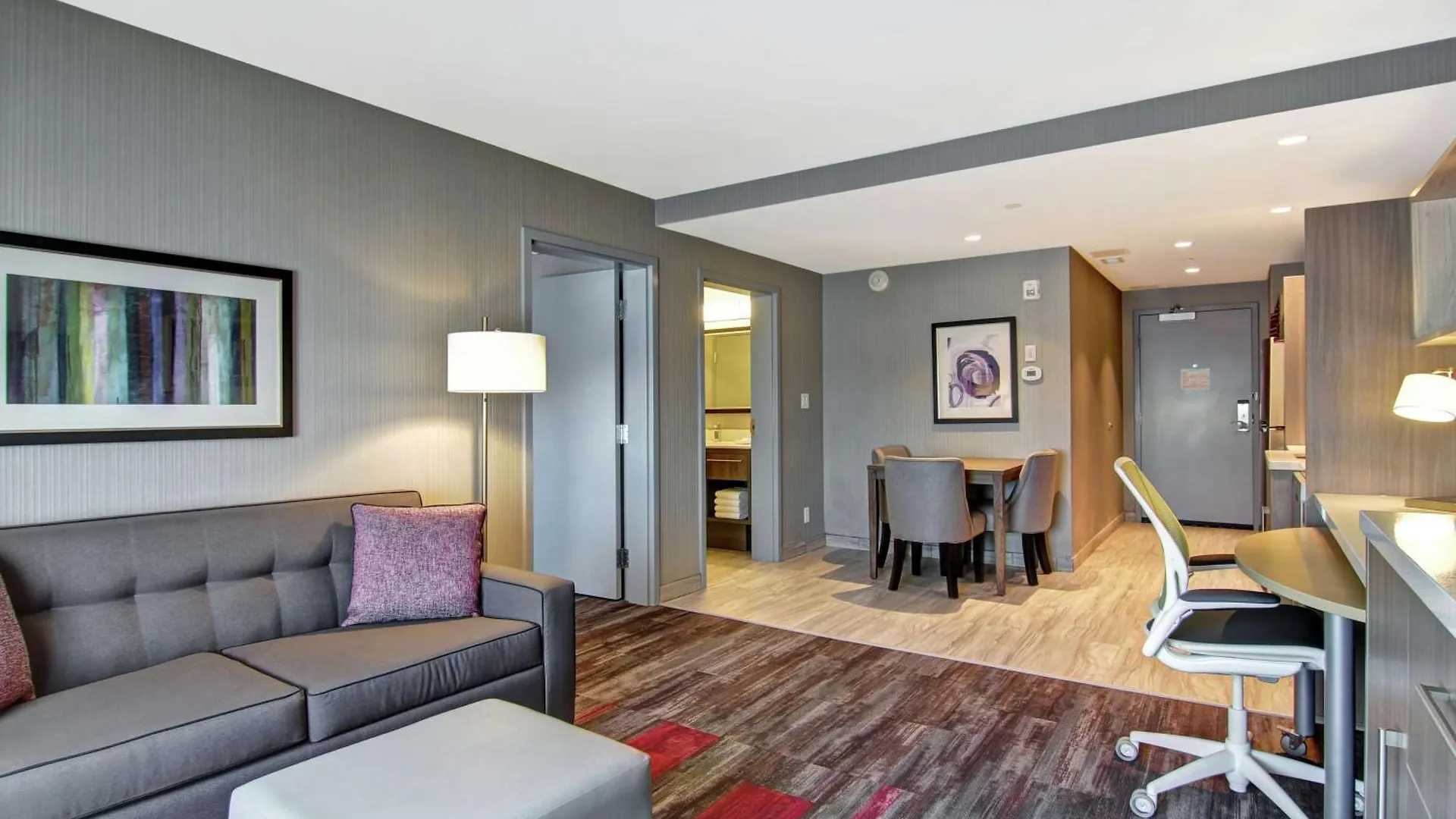 Home2 Suites By Hilton Edmonton South 3*,  Canada